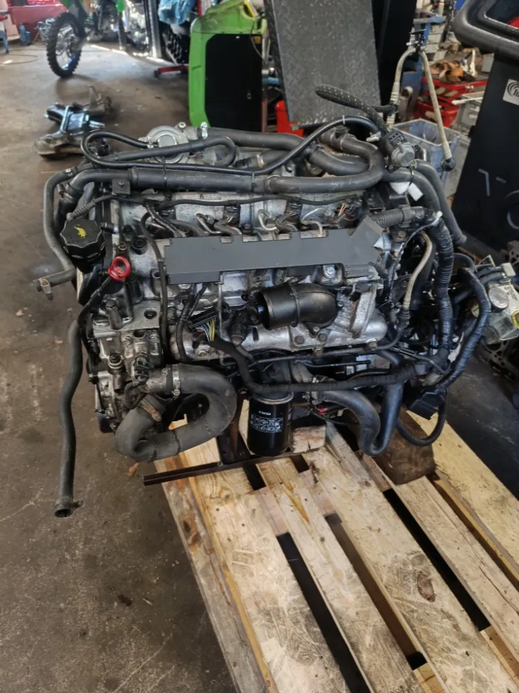 Sestavený motor v dílně Granville